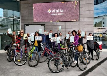 Colectivos e particulares reclaman a RENFE Galicia unha mobilidade sostible que non poña atrancos ao transporte de bicicletas
