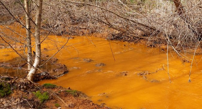 Asociacións ambientais da comarca de Arzúa contra o «intento de compra da licenza social» por parte da promotora da Mina de Touro