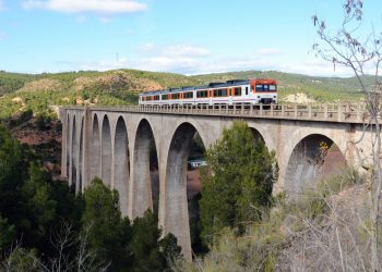 Unidas Podemos exige al PSOE apostar por el ferrocarril y paralizar el cierre de líneas como la que une Cuenca y Valencia