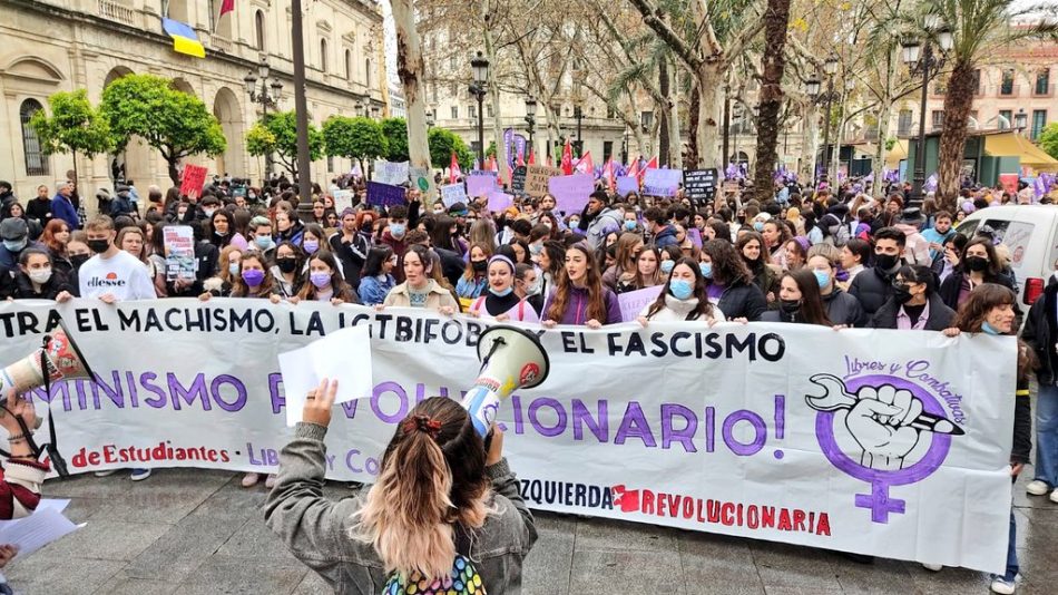 «8M. Éxito rotundo de la huelga feminista convocada por Libres y Combativas y el Sindicato de Estudiantes: ¡Más de 100.000 jóvenes tomamos las calles en todo el Estado!»