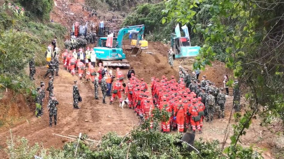 Encuentran la segunda caja negra del avión accidentado en China