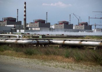 Los seis reactores de la central ucraniana de Zaporiyia están intactos pese al ataque ruso, según la OIEA