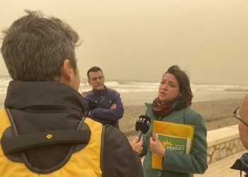 Verdes EQUO denuncia el uso de materiales peligrosos para los usuarios en la playa de San Andrés (Málaga)