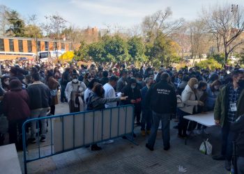 Colombia renueva su congreso en una elecciones legislativas marcadas por las esperanzas de cambio y los temores de fraude