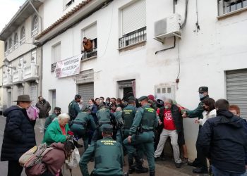 Paralizado el desahucio previsto esta mañana en Santa Fé (Granada) gracias a la resistencia social