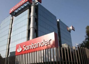 Banco Santander ha invertido 43.000 millones de dólares en la industria fósil desde que se firmó el Acuerdo de París