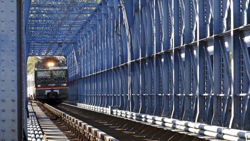 Unidas Podemos presenta unha PNL para a implantación de servizos ferroviarios de proximidade en Galicia