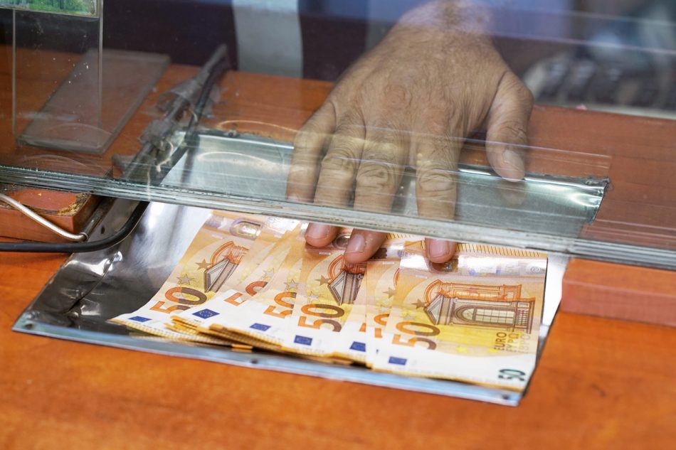Cobros de comisiones por retirada de efectivo