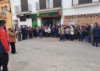 El medio rural malagueño planta cara a Unicaja Banco por el cierre de oficinas en once pueblos