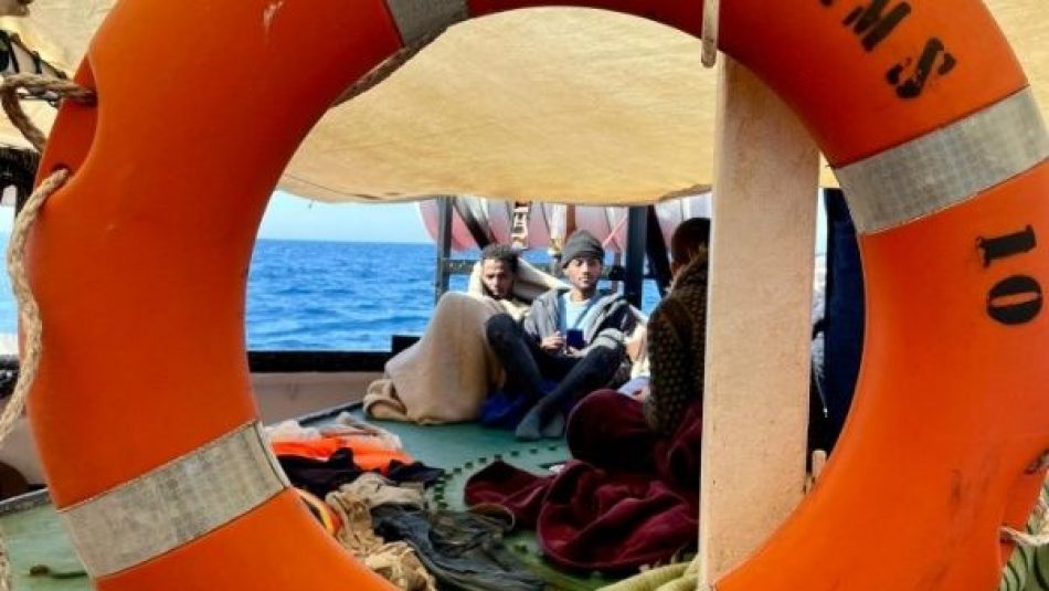 Mueren 50 migrantes en naufragio frente a Libia