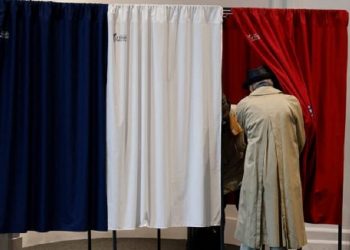 Comienza la segunda vuelta de las elecciones presidenciales en Francia