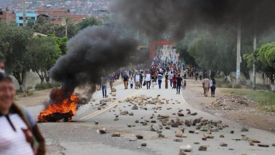 Continúa el paro de transportistas en Perú: innumerables cortes de rutas y cargas policiales