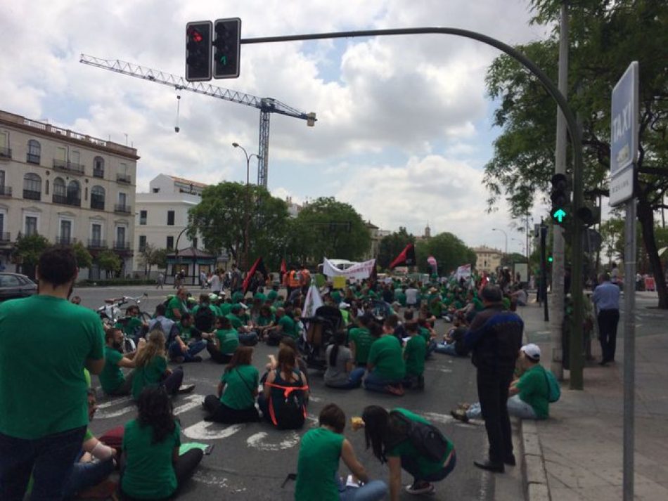 Teresa Rodríguez  garantiza la estabilidad al colectivo de interinos con Adelante Andalucía en la Junta