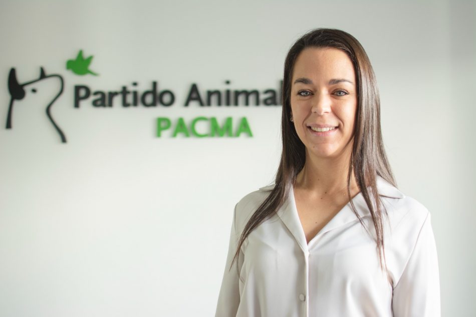 PACMA podría conseguir su primer parlamentario con Cristina García como candidata a la presidencia de la Junta de Andalucía