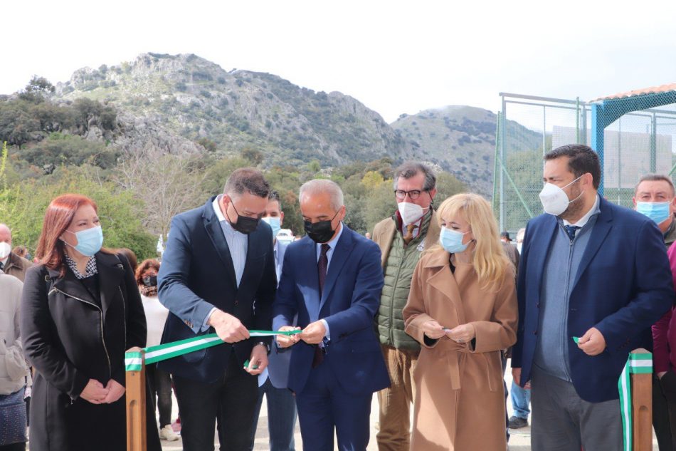 Delgado (UP) sitúa a Villaluenga del Rosario como “ejemplo” de la Andalucía rural en la inauguración de la Feria del Queso Artesanal
