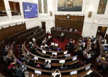 Constituyentes chilenos aprueban derechos sociales fundamentales