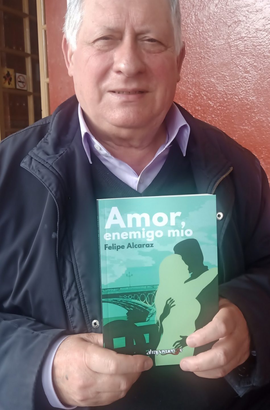 Felipe Alcaraz publica de nuevo «Amor, enemigo mío», novela que se desarrolla en la ciudad de Sevilla
