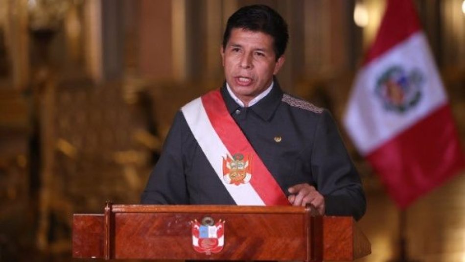 Gobierno peruano decreta toque de queda ante violentas protestas