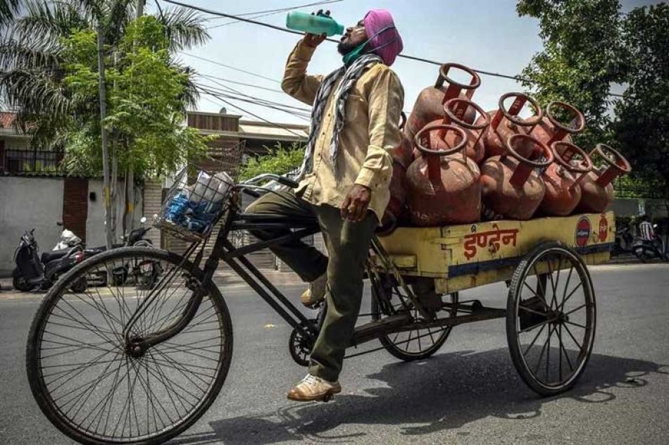 La ola de calor en India alcanza temperaturas de 46 grados centígrados