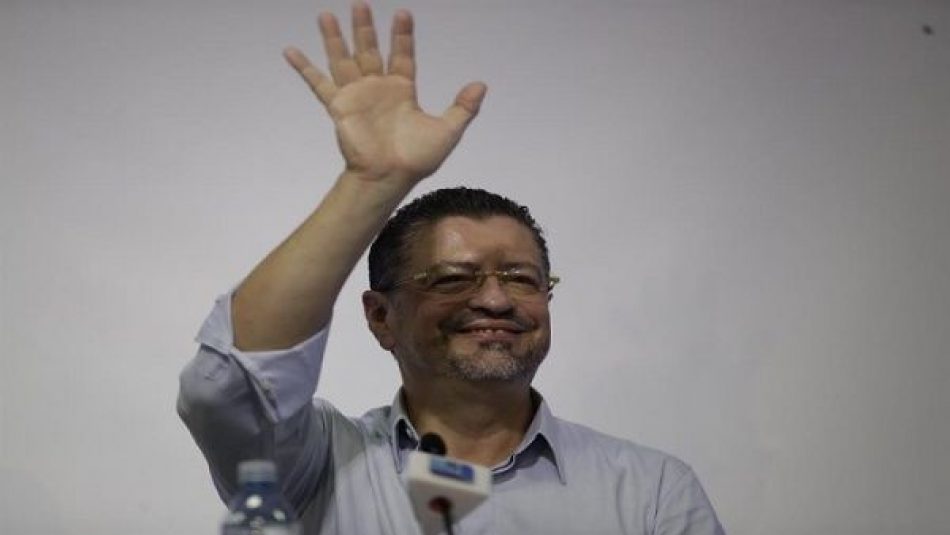 Rodrigo Chaves resulta electo como presidente de Costa Rica