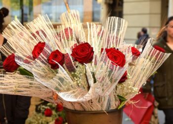 Flores para Sant Jordi: ¿de dónde viene esta tradición?