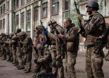 Informe: Corrupción deja reservas del Ejército de Ucrania sin armas