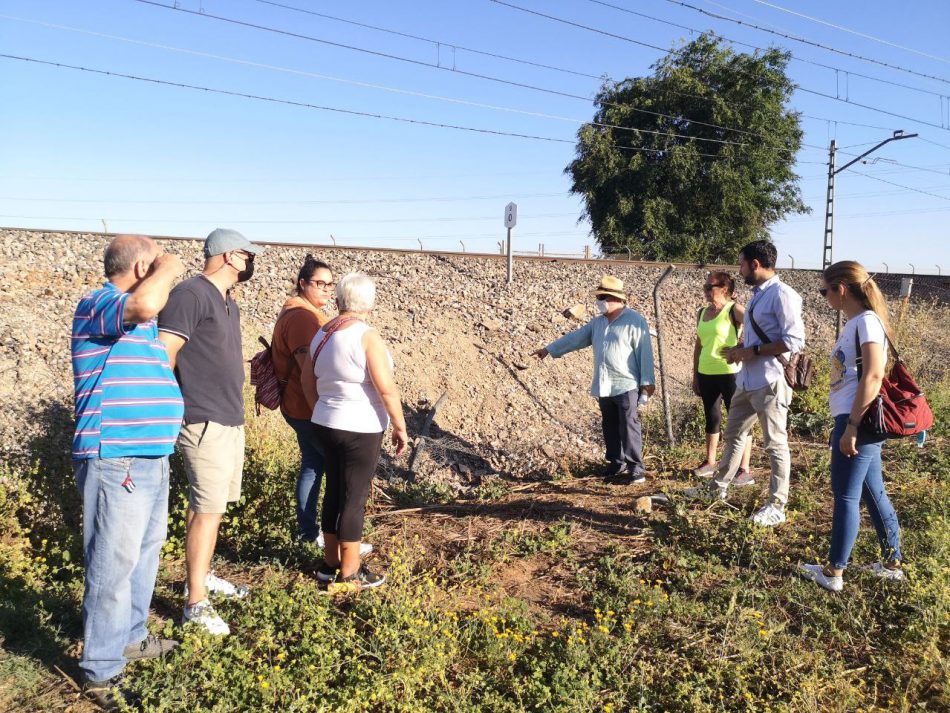 IU Sevilla exige el arreglo del vallado del tren por Bellavista para “garantizar la seguridad»