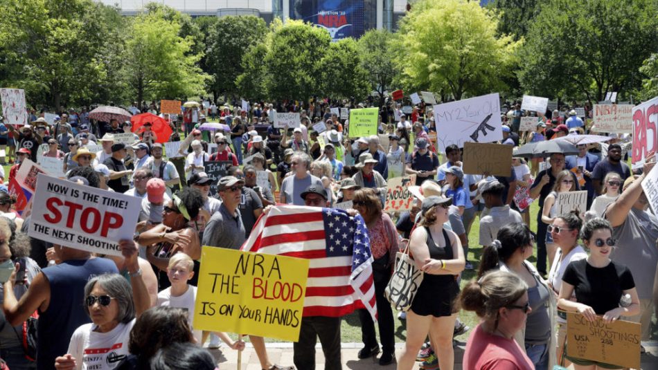 Protestan contra la tenencia de armas en Texas