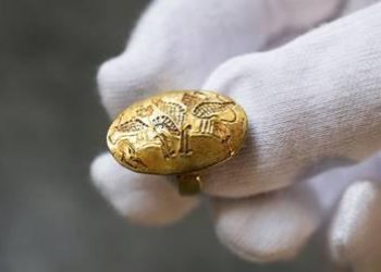 Un anillo micénico regresa a Grecia casi un siglo después