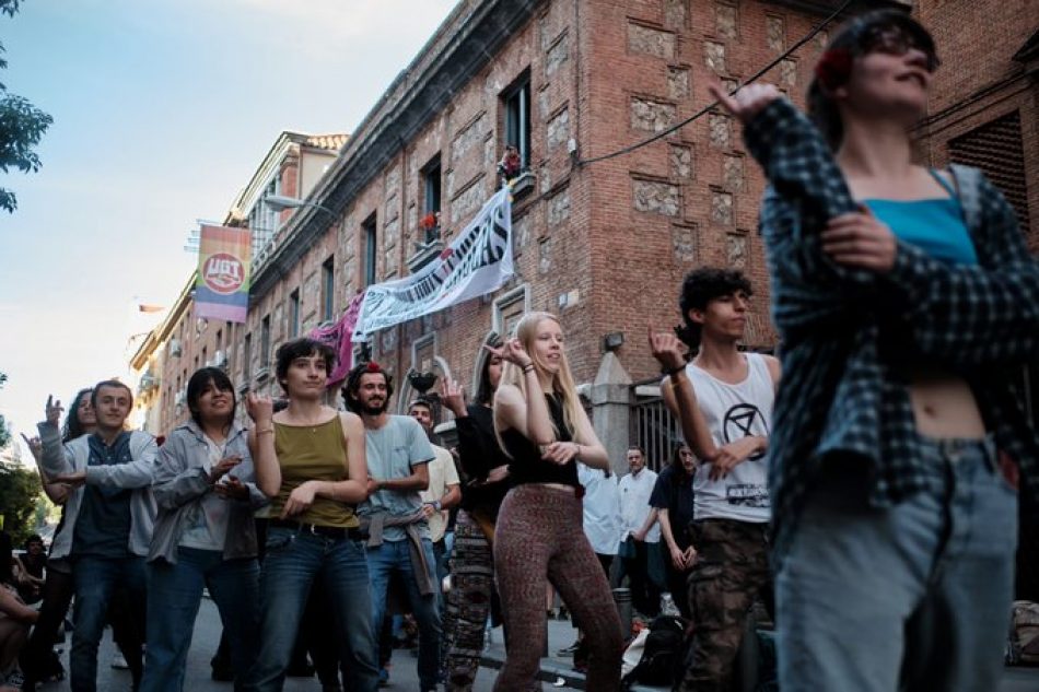 La Policía desaloja la antigua sede de UGT en Madrid okupada por decenas de activistas que denuncian especulación