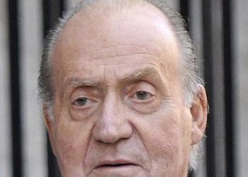 La llegada del «emérito» Juan Carlos a Vigo genera críticas a todos los niveles
