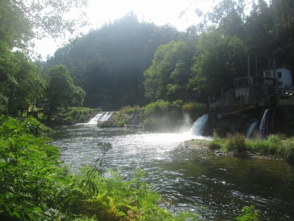 Hay que demoler ya la presa de Pe de Viña en el río Eo