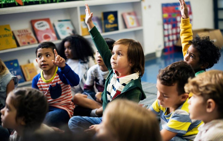 Un estudio apunta que reducir la pobreza mejora la actividad cerebral en la infancia