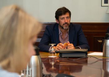 Gómez Reino pide o “cesamento inmediato” de Rafael Louzán como presidente da Federación Galega de Fútbol tras ser condenado por prevaricación