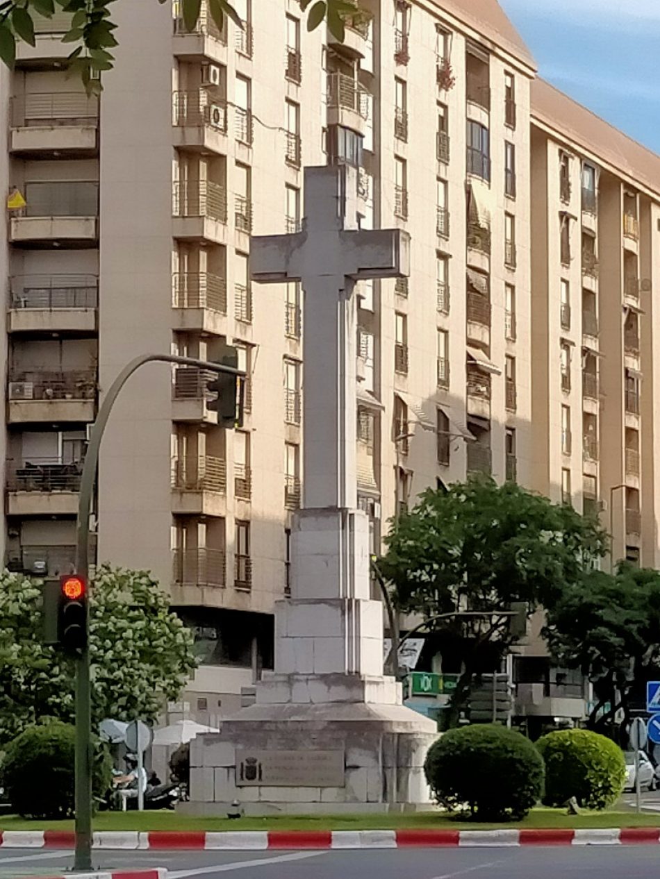 Una Extremadura digna: «Los demócratas no podemos consentir que en Cáceres los símbolos Franquistas sigan presentes»