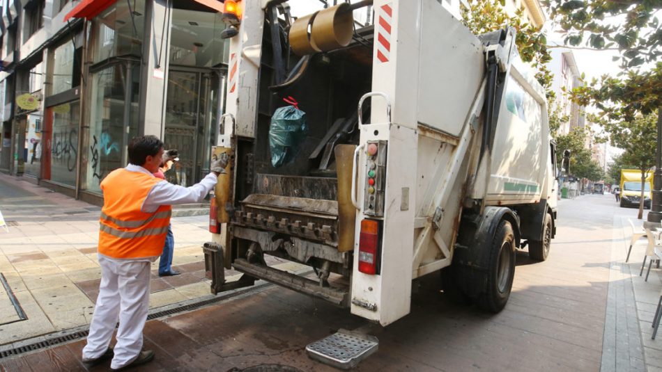 El PCE reprocha al Ayuntamiento de Ponferrada la privatización de los  servicios de recogida de residuos y limpieza viaria