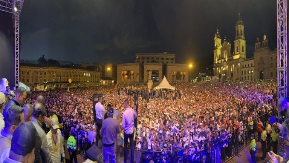 Gustavo Petro cierra campaña con masiva concentración en Bogotá, Colombia