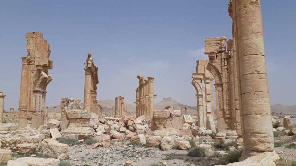 Arqueólogos comienzan difícil tarea de restaurar Palmira, en Siria