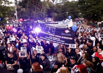 Paraguayos marchan en protesta por el asesinato del fiscal Marcelo Pecci