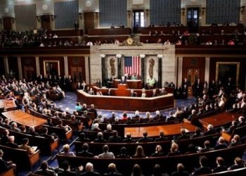 Senadores de EE.UU. llaman a Biden a quitar sanciones a Venezuela