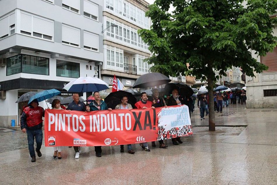 Centos de persoas maniféstanse en Ferrol pedindo xustiza para Pintos e a derrogación da Lei Mordaza