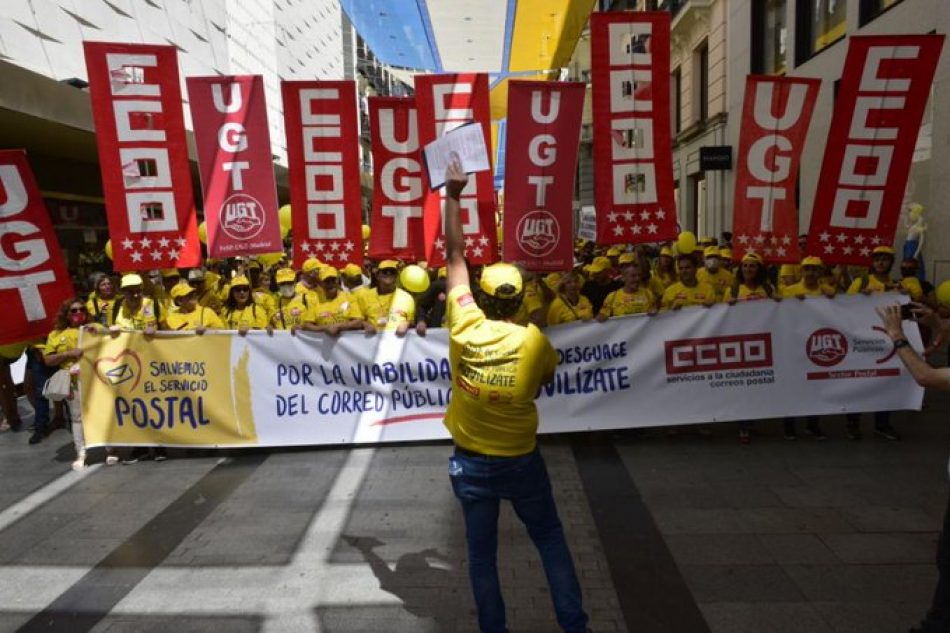 Una marea amarilla de 20.000 trabajadores/as de Correos ante el Congreso: «salvemos el Correo Público»