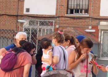 Suspendido el desahucio de una madre en paro y su hija de un año tras la petición de Aliseda