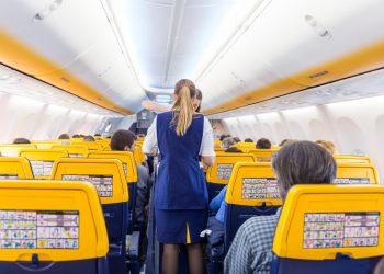Los sindicatos denuncian que Ryanair ha roto unilateralmente las negociaciones del convenio colectivo de tripulantes de cabina en España