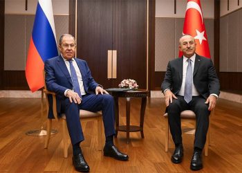 Comenzaron las conversaciones Rusia-Turquía con Ucrania en el centro