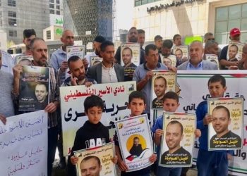 Israel rechaza enviar a un hospital a presos palestinos en huelga