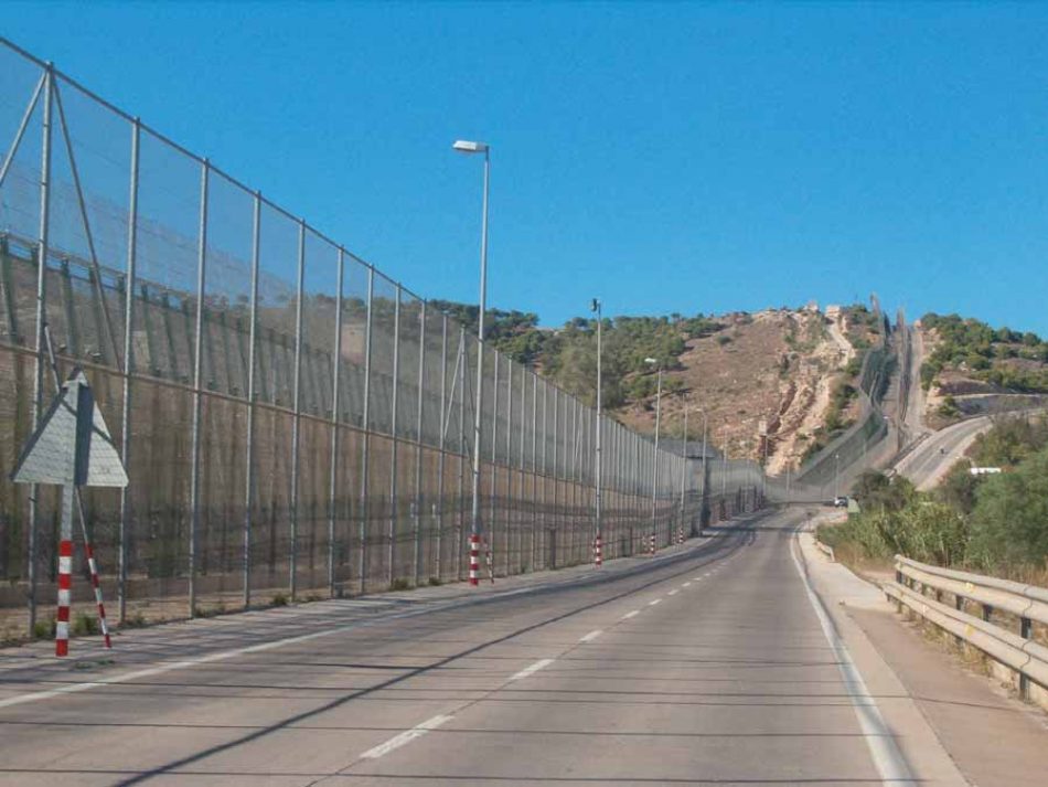 APDHA muestra su consternación y exige una investigación tras el último salto a la valla de Melilla
