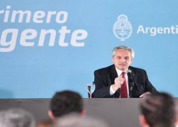 Pdte. de Argentina propone aplicar impuesto a empresas