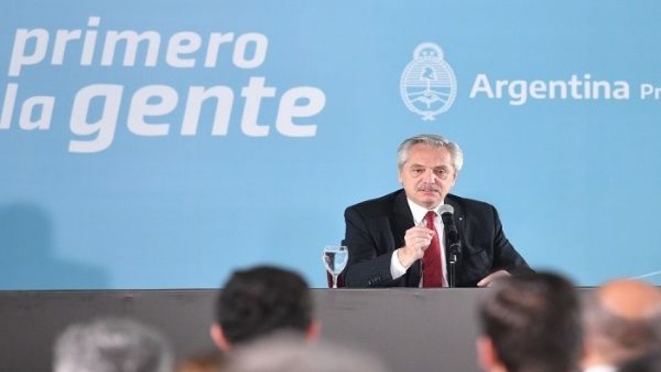 Pdte. de Argentina propone aplicar impuesto a empresas