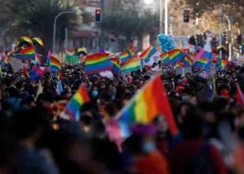 Prensa chilena destaca masividad en marcha LGBTQIA+